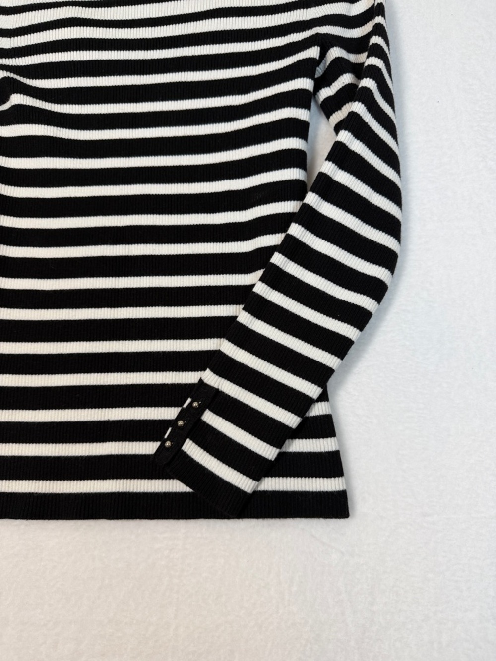 White House Black Market Black and White Striped Turtleneck Sweater Medium - Picture 12 of 13